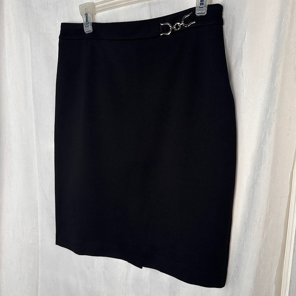 Jones New York Black Stretchy Mini Skirt w/ Feminine Gold Waist Belt Detail - Picture 7 of 16